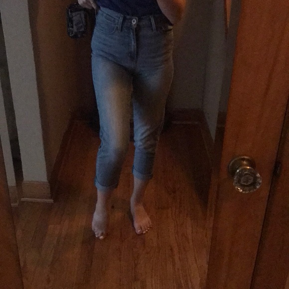 Levi Mom Jeans - Picture 3 of 4